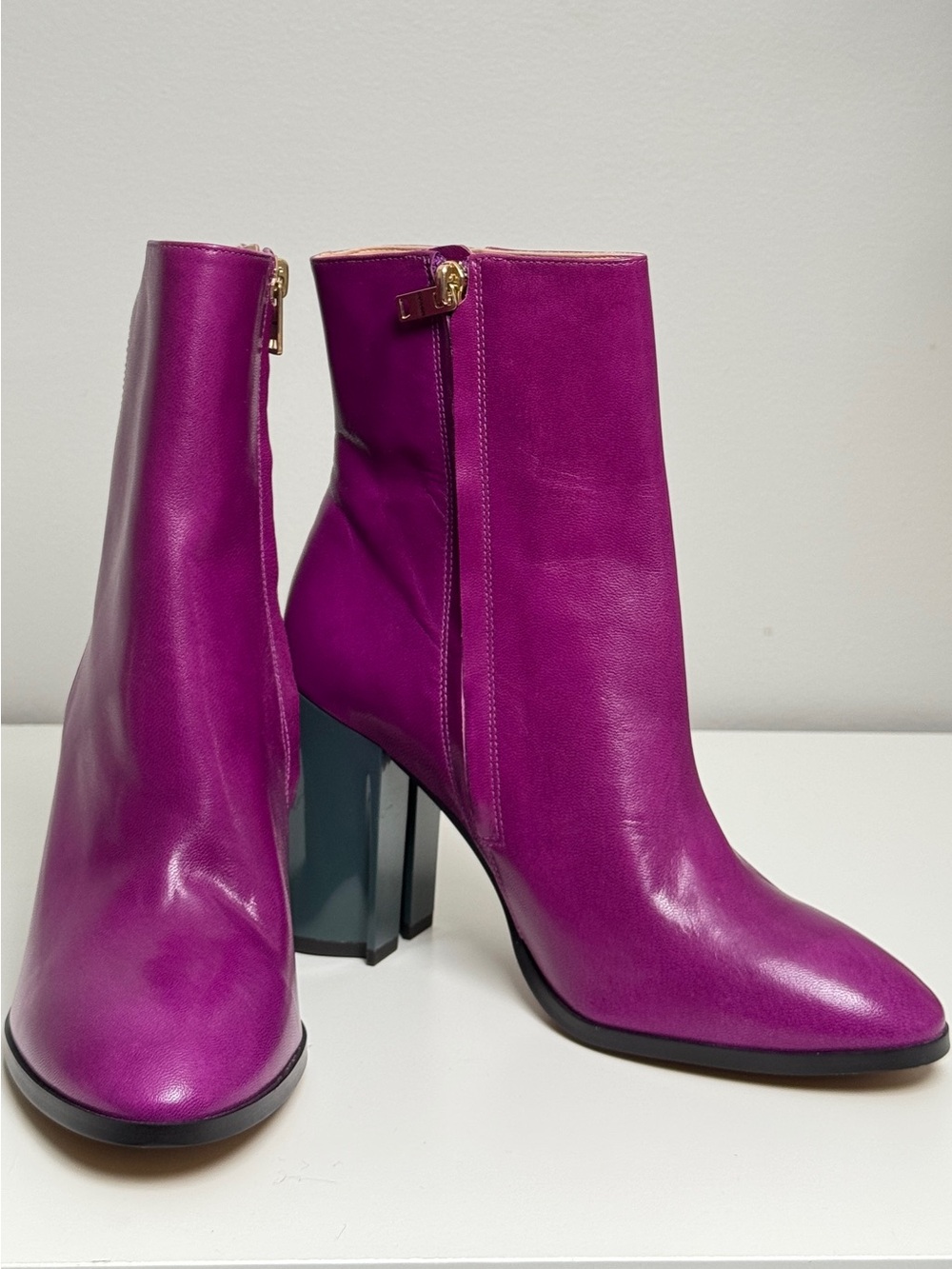 COACH Brielle leather ankle booties in a gorgeous dark magenta/fuchsia pink, siz